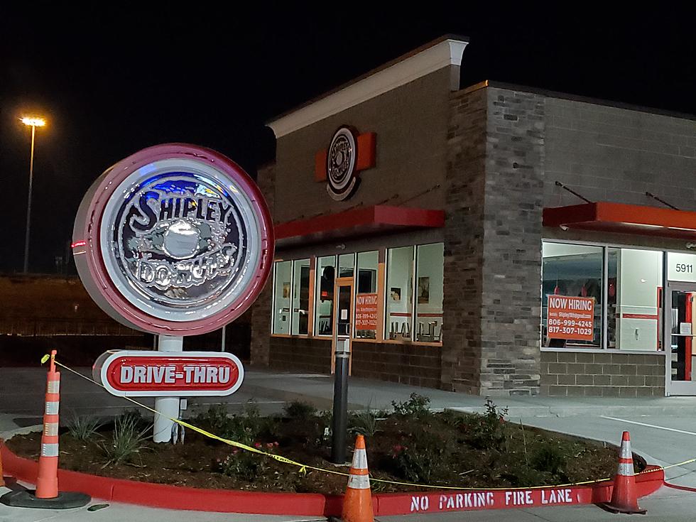 Do These New Signs Point To Fresh Donuts In Lubbock’s Near Future?
