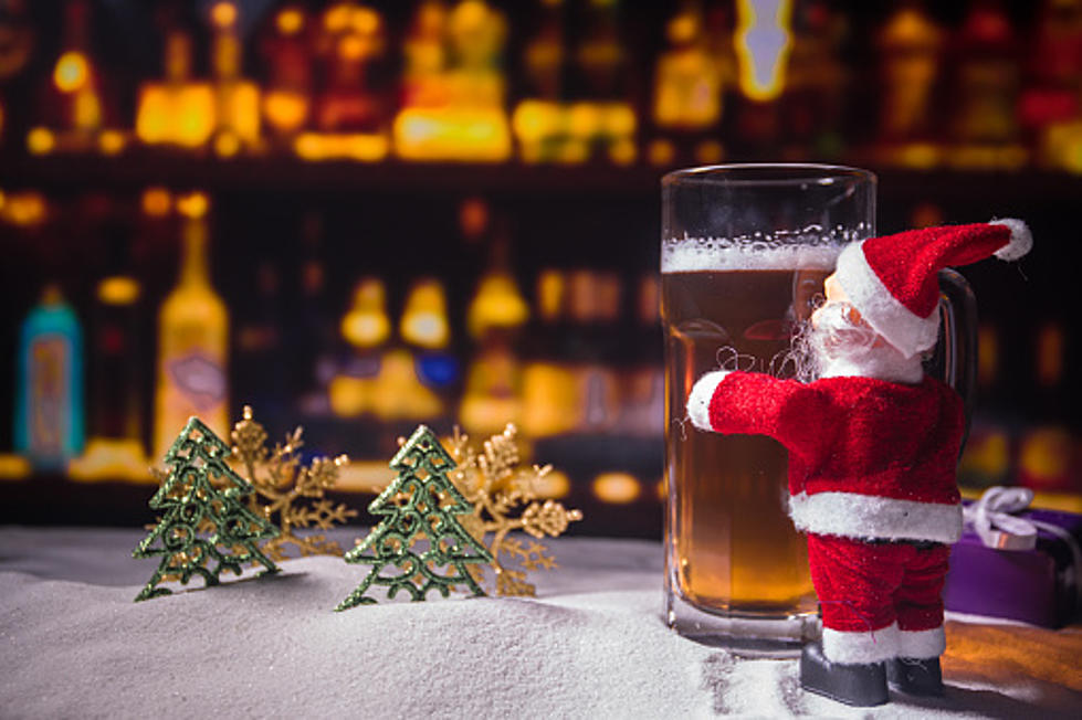 Does a Texas Bar Have a Grinch-like Attitude About Christmas Music?