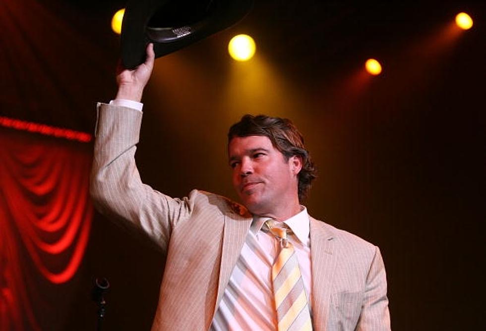 Clay Walker’s An Ol’ Softie – He Almost Loses It! [VIDEO]