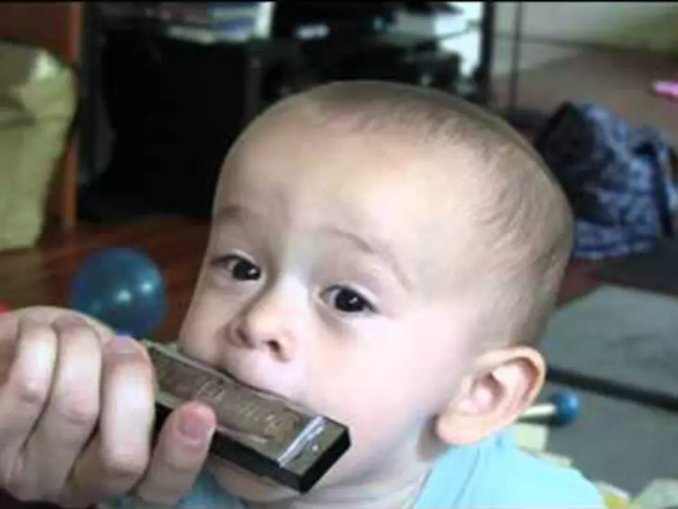 Little Kid Can’t Play the Harmonica, Remains Cute Anyways [VIDEO]