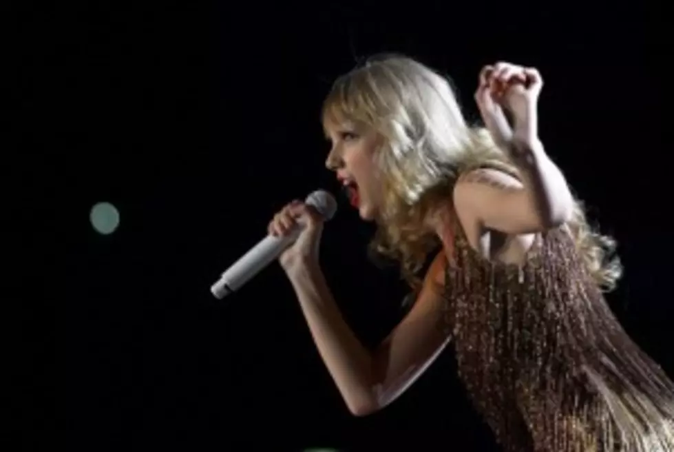 Taylor Swift Performs 100th Show of &#8220;Speak Now World Tour&#8221; [VIDEO]