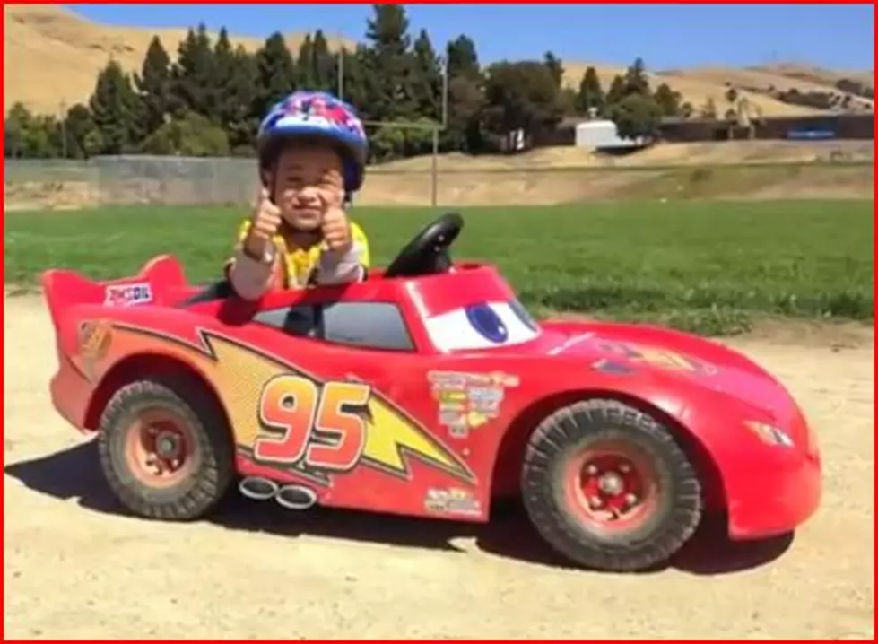 Dad Helps Son Build the Coolest Lightning McQueen Car [VIDEO]