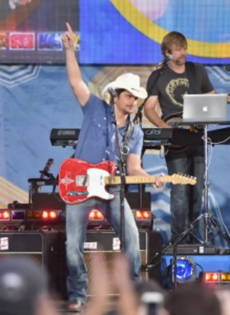 Brad Paisley Adds Lubbock Show to 2015 Tour Schedule