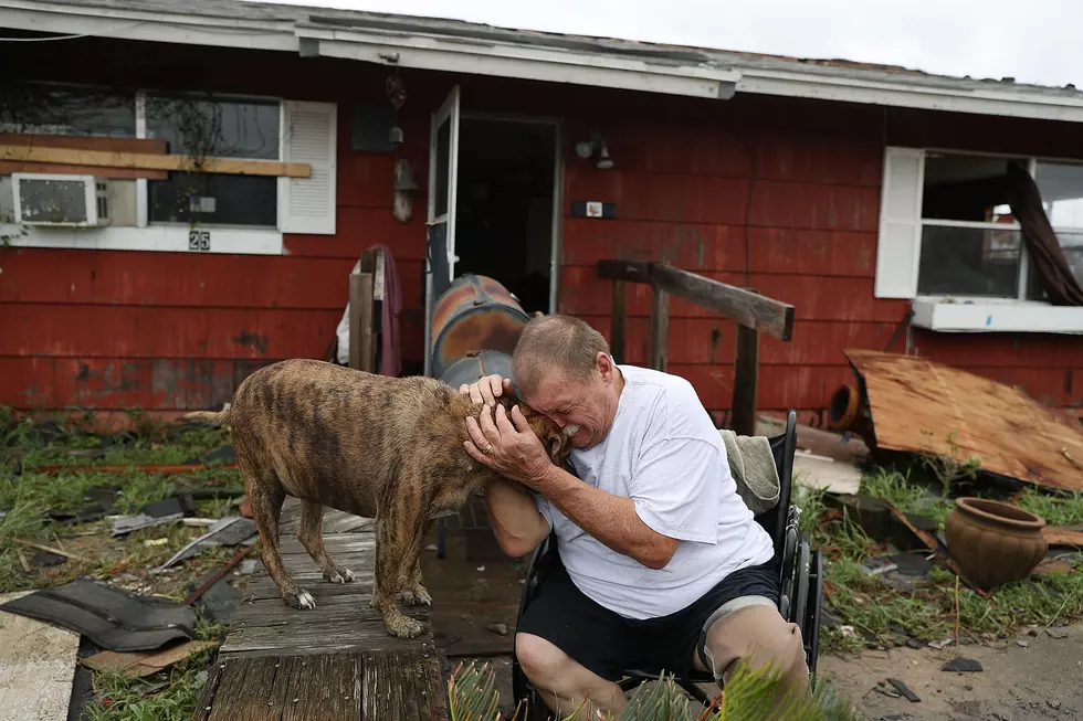 20 Emotional and Haunting Hurricane Harvey Pictures That Help Us Understand This Disaster
