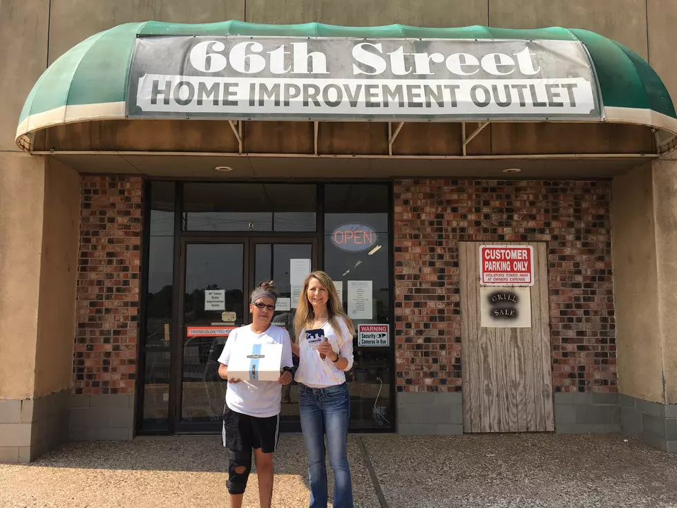 Lonestar 99.5 Brings Bundtinis to 66th Street Home Improvement Outlet