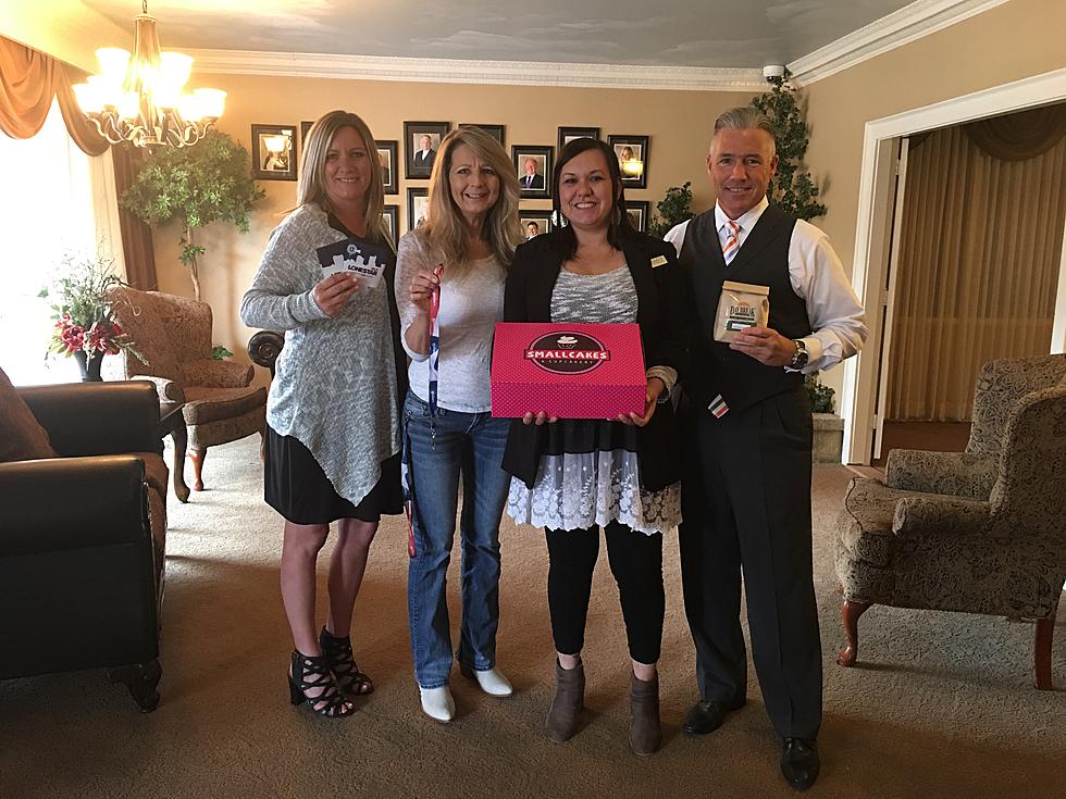 Lonestar 99.5 Brings Smallcakes To Combest Family Funeral Homes