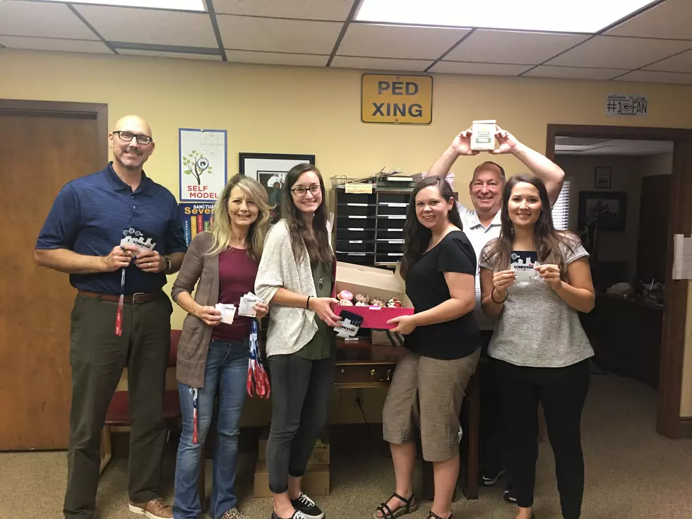 Lonestar 99.5 Brings Smallcakes To The Children’s Home of Lubbock