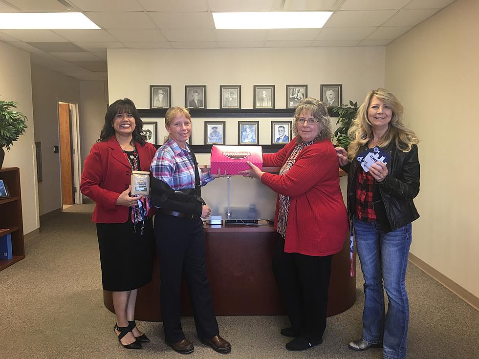 Lonestar 99.5 Brings Smallcakes to the Lubbock Police Department