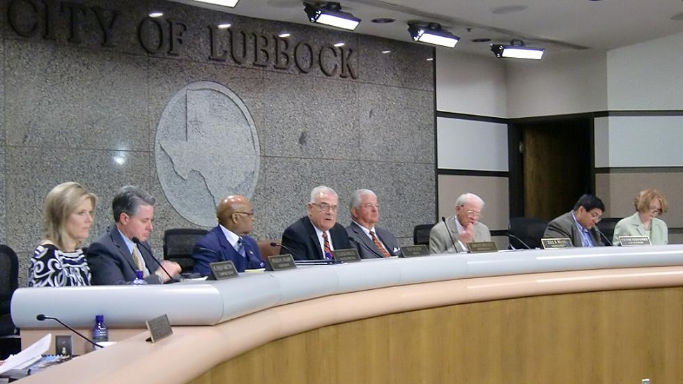 City Council Gives Initial Approval to LP&L Changes