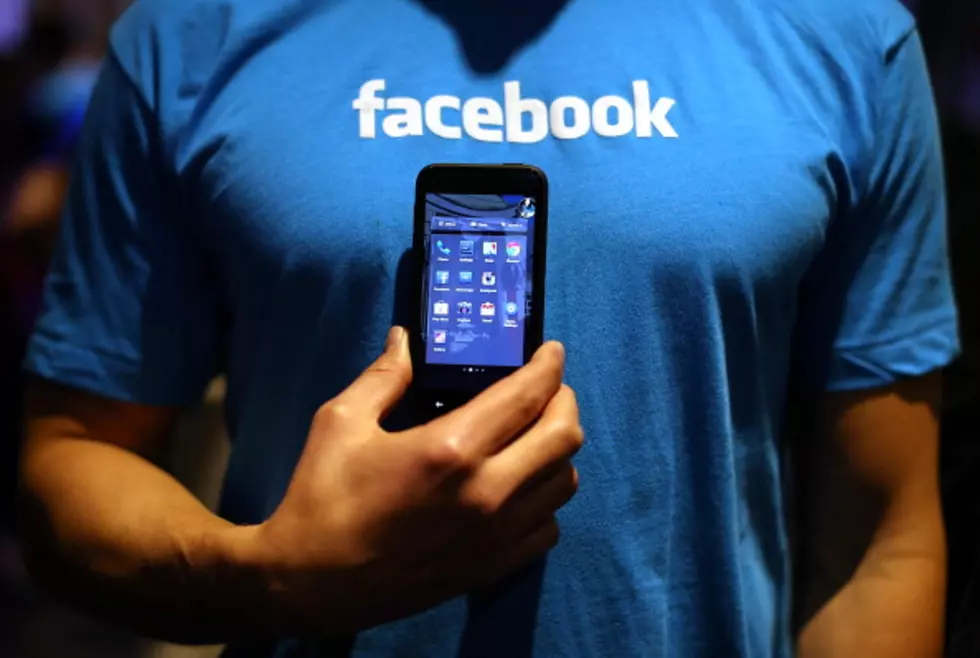 Geek Girl Report: Turning Your Phone Into A Mobile Facebook &#8211; A Closer Look At Facebook Home
