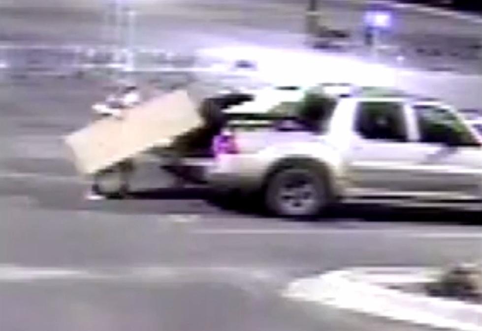 Man & Woman Steal Package Out of Truck at Lubbock Walmart [Video]