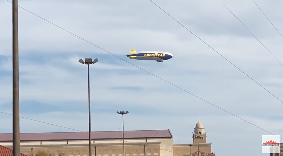 See the Goodyear Blimp Flying Above Lubbock’s United Supermarkets Arena [Video]