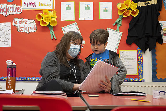 More Texas School Districts Bring Back Mask Mandates