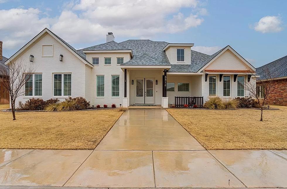 Look Inside This Contemporary Farmhouse Home For Sale In Lubbock