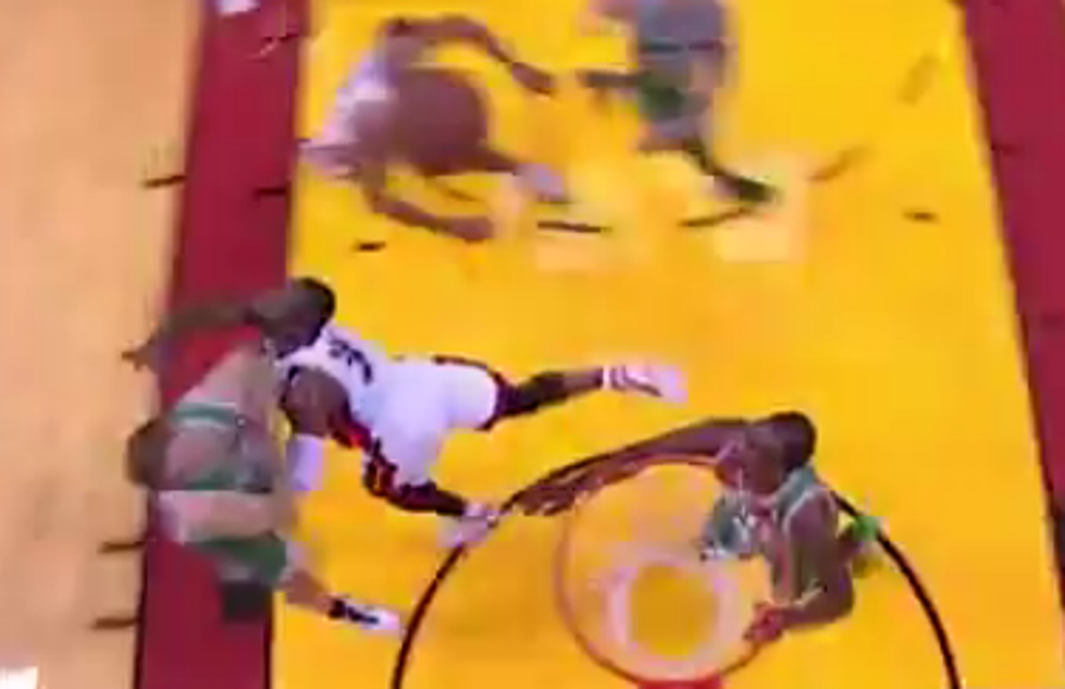 Dwyane Wade Makes No Look Shot in Miami’s Win Over Boston [VIDEO]