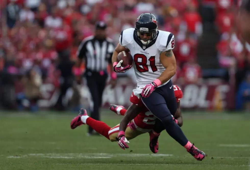 The Houston Texan’s Tight End Owen Daniels to Miss Time Due to Injured Fibula