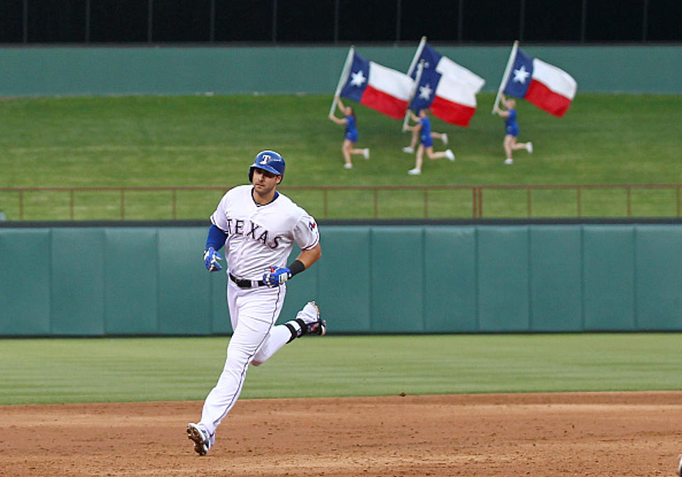 Gallo Leads Rangers to 15-2 Victory Over Chicago White Sox