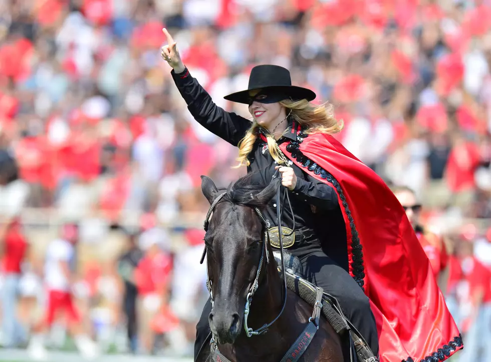 Texas Tech Reacts to Student Frisked for 'Guns Up' Sign
