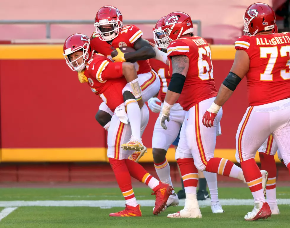 Patrick Mahomes Carried the Chiefs on his Back… Literally