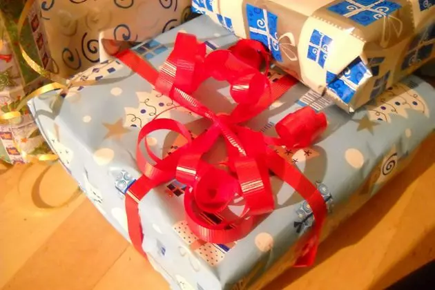 The Rules Of Re-Gifting At Christmas