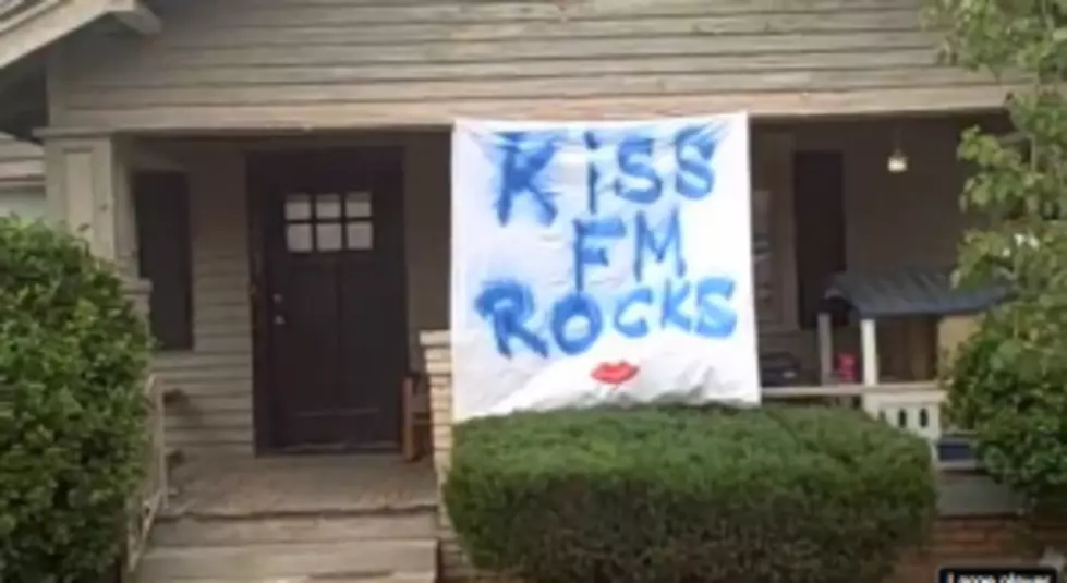 Show Us Your Kiss For WWE Tickets! That&#8217;s How We Roll&#8230;[VIDEO]