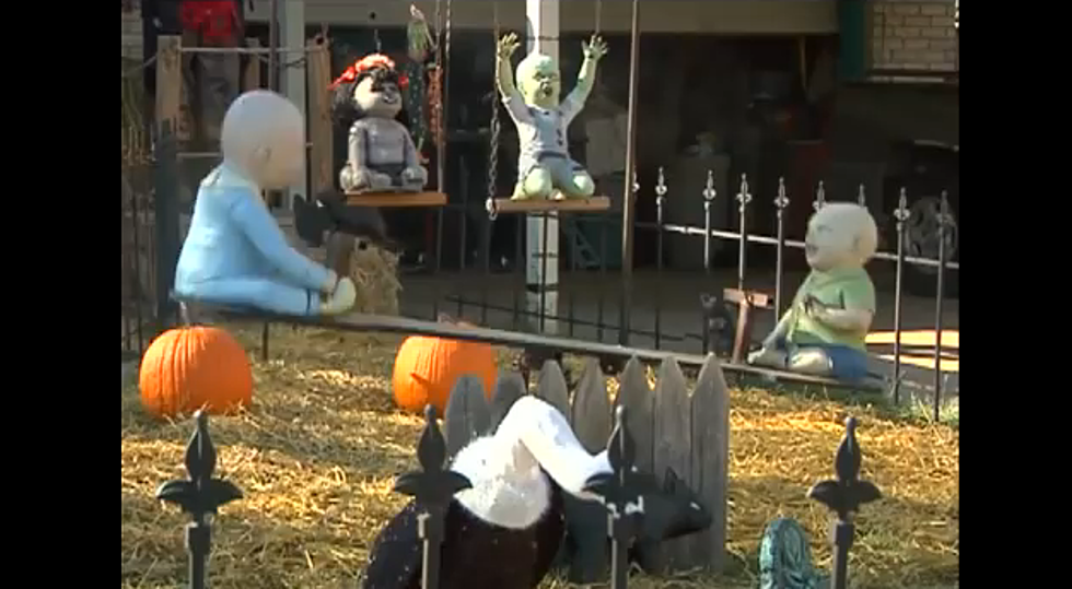Check Out This Amarillo Home Created A ‘Halloween Dreamland’ Built In  Their Front Yard – [VIDEO]