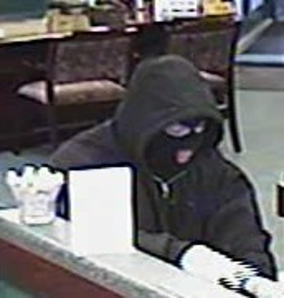 Amarillo Police Investigating Bank Robbery – Released Photos Of Suspect In Attempt To Locate Him [PHOTOS]