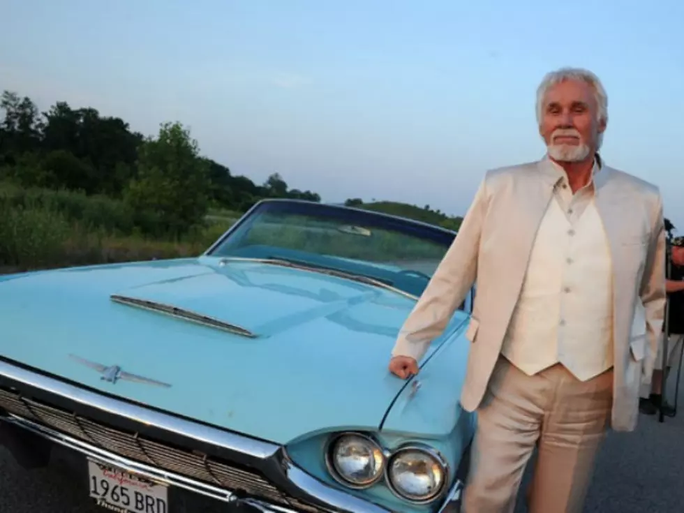 Kenny Rogers Announces Dates for 30th Annual Christmas and Hits Tour