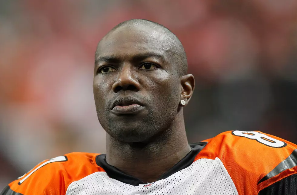 Terrell Owens Scores Big In First IFL Game But Loses Houses Due To Foreclosure!