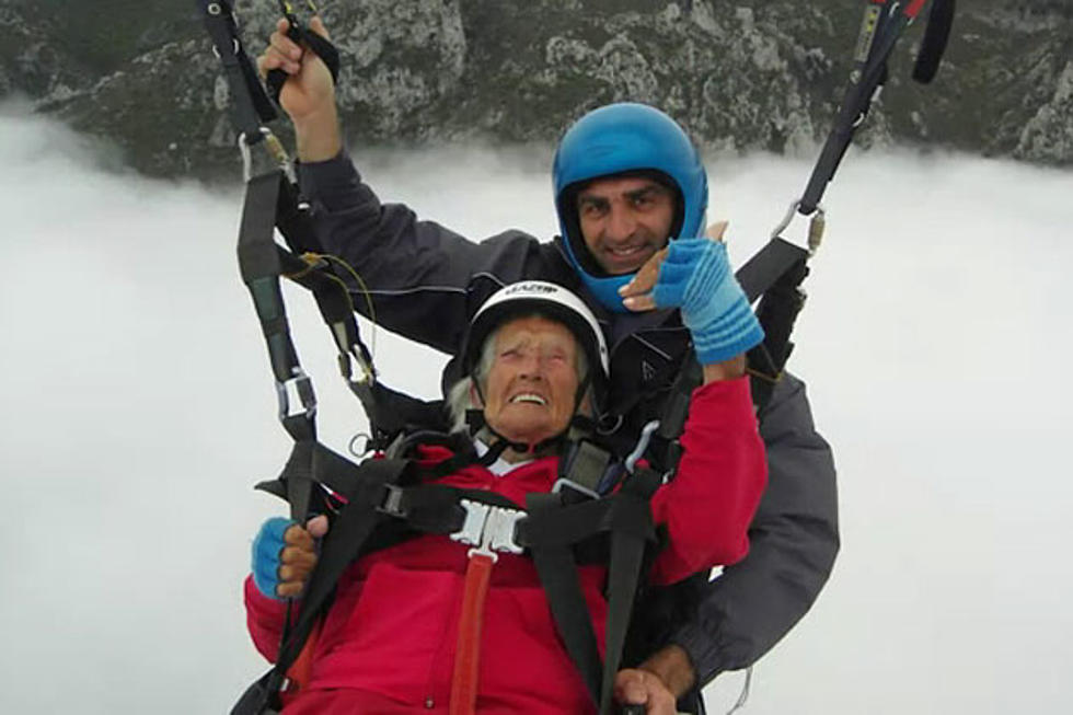 104-Year-Old Granny Is World’s Oldest Paraglider