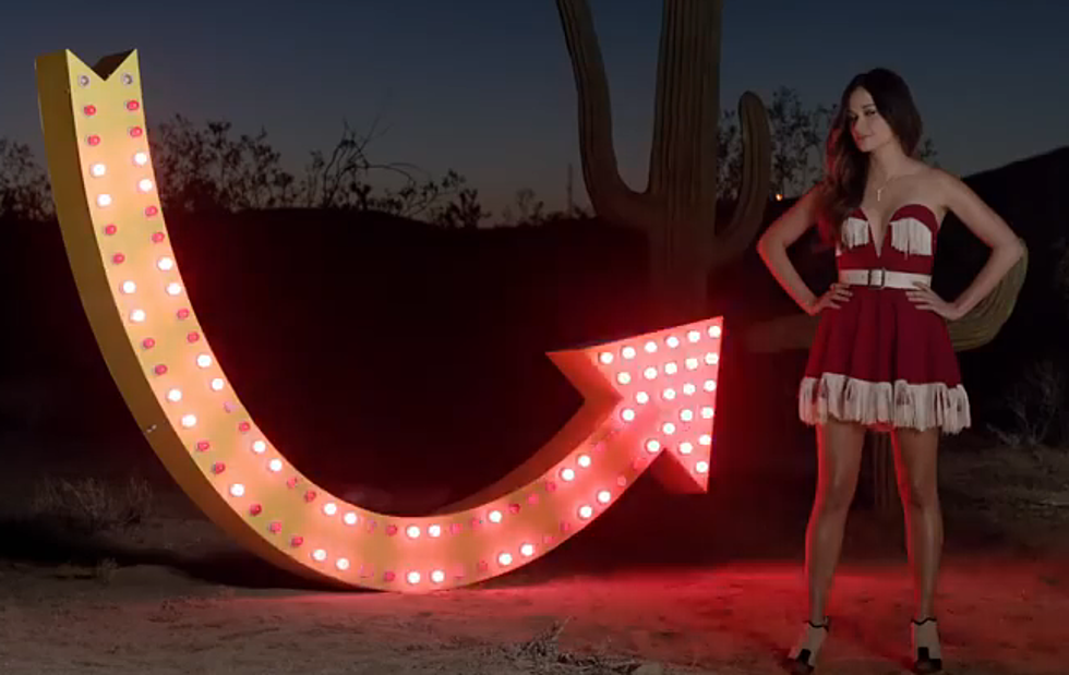 Kacey Musgraves Turns Cowgirl In New ‘Follow Your Arrow’ Video