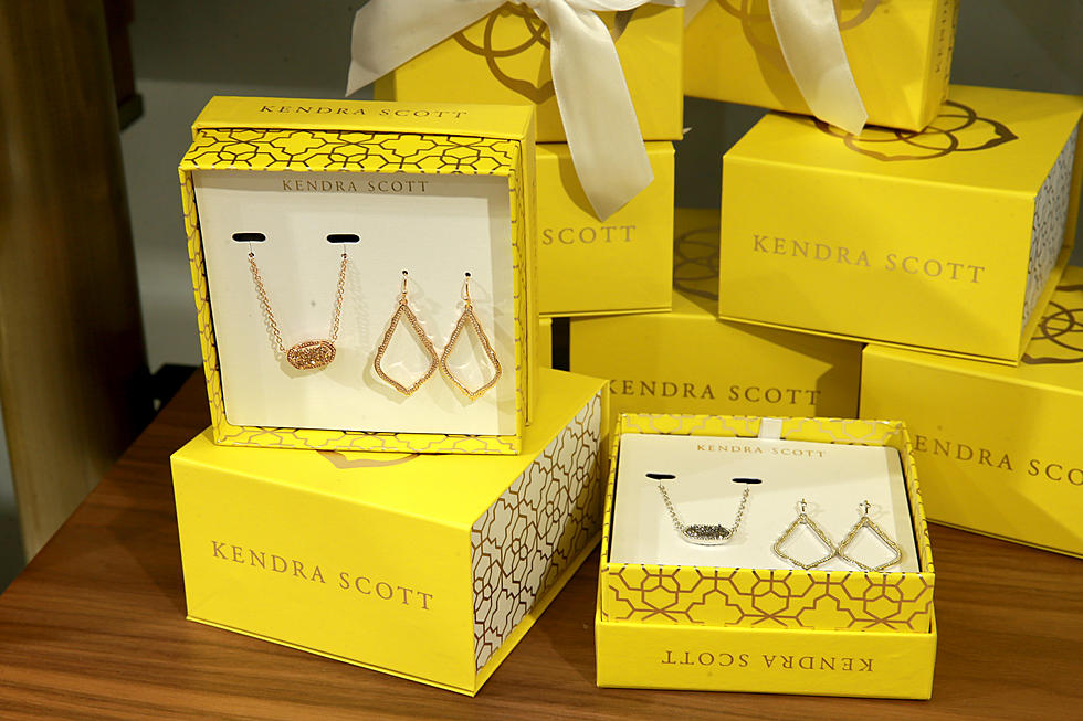 Kendra Scott Shines Bright in Supporting Panhandle Disaster Relief Fund With Districtwide Gives Back Event