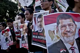Egypt Extends Deposed President&#8217;s Detention