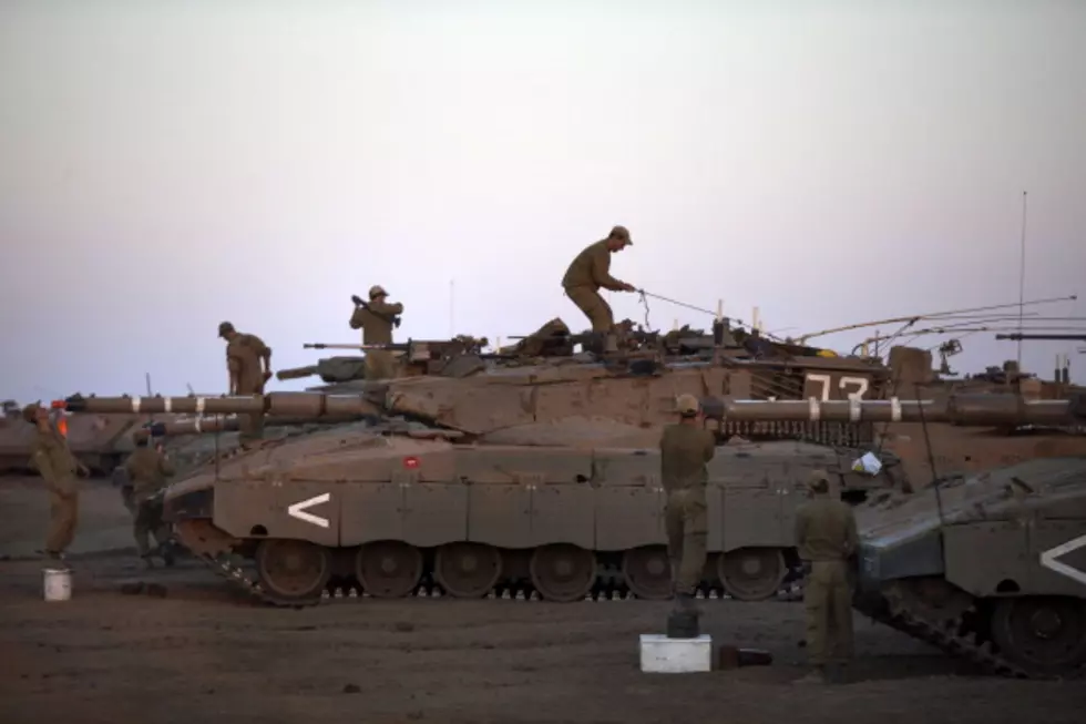 Egyptian Tanks, Helicopters Push Through Sinai
