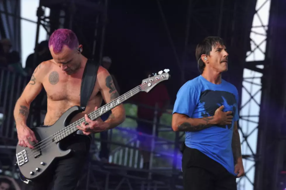 Chili Peppers, Neil Young To Perform For Charity