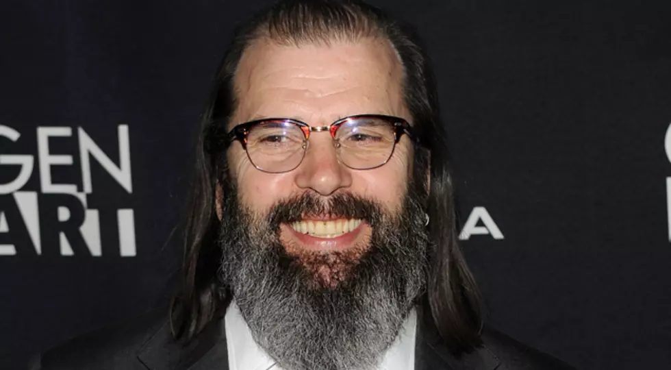 Steve Earle Plans Release of ‘Country-Flavored’ New Album