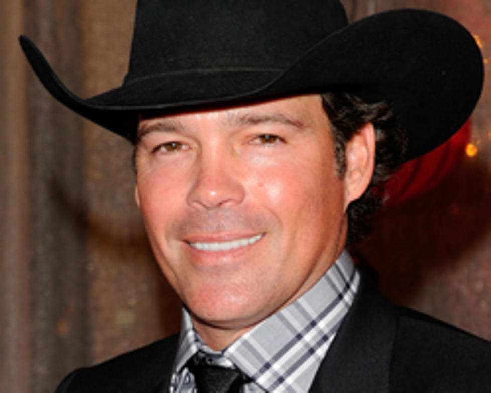 Clay Walker to Host Benefit Concert for Multiple Sclerosis