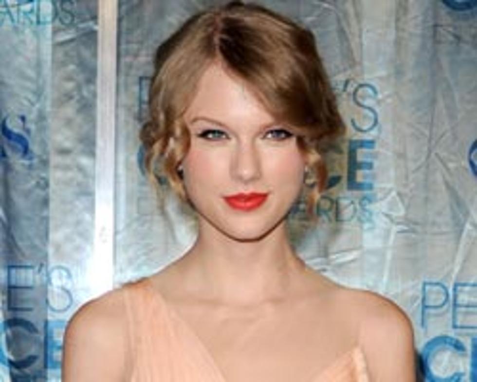 Taylor Swift, &#8216;Back to December&#8217; &#8211; Video Spotlight