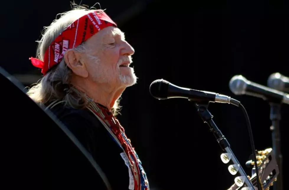 Willie Nelson&#8217;s Pot Possession Charge Could Be Dropped If He Sings in Court