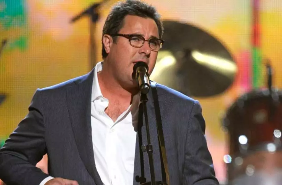 Vince Gill Receives Honorary Doctorate From Belmont University
