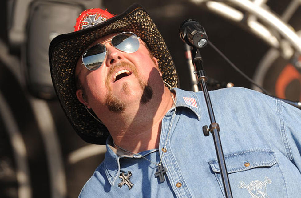 Colt Ford Wants to &#8216;Waste Some Time&#8217; in New Summer-Inspired Video