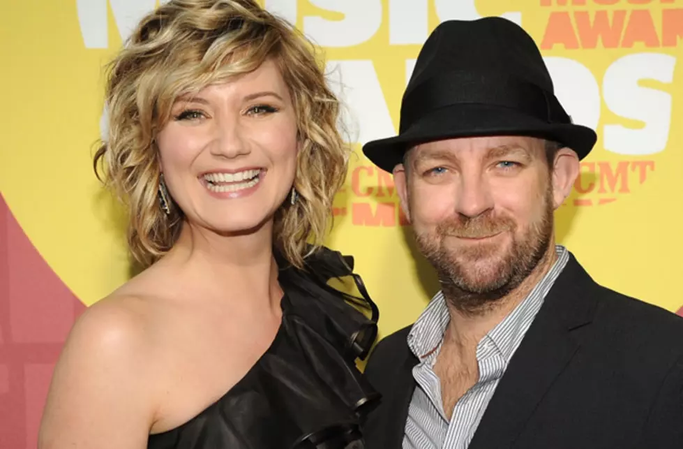Sugarland, Presented by Scotty McCreery and Lauren Alaina, Bring &#8216;Stand Up&#8217; to the CMT Music Awards