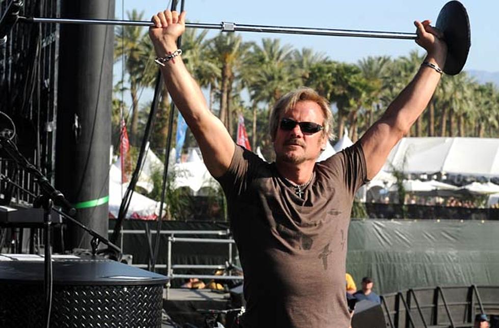 Phil Vassar Brings the Party to His House in &#8216;Let&#8217;s Get Together&#8217; Video