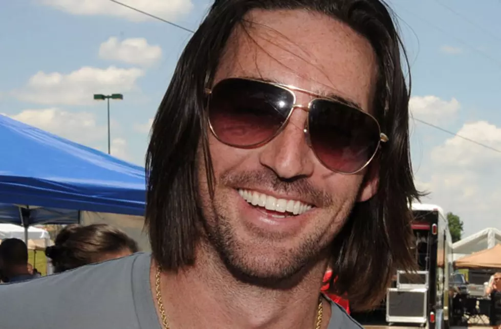 Jake Owen Performs for Fans and Dishes On &#8216;Barefoot Blue Jean Night&#8217;