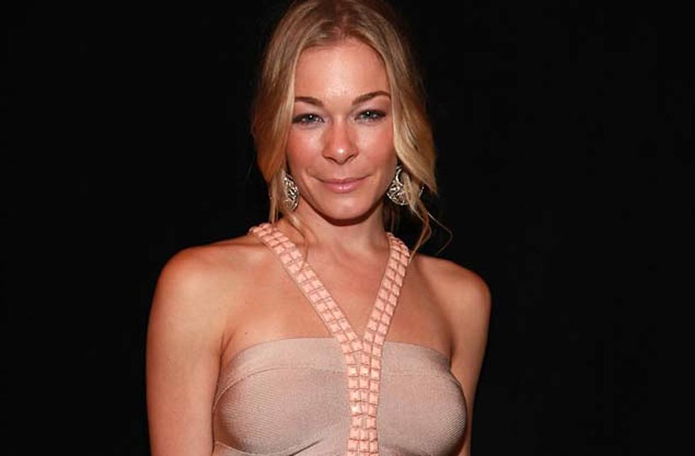 Suspected Drunk Driver Crashes Into LeAnn Rimes’ Fence