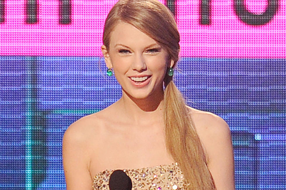 Taylor Swift Wins Four 2011 Taste of Country Awards