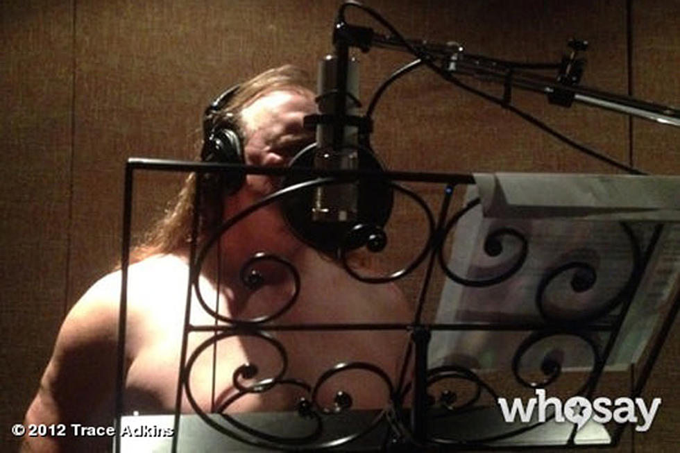 Trace Adkins Recording New Music&#8230; Naked! [Safe for Work]