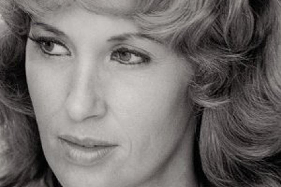 Tammy Wynette&#8217;s Daughters Want Legend&#8217;s Name Put Back on Grave