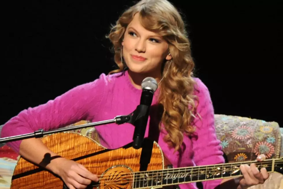 Taylor Swift&#8217;s Idea of a Perfect Fall Is Baking and Pumpkin Spice Lattes