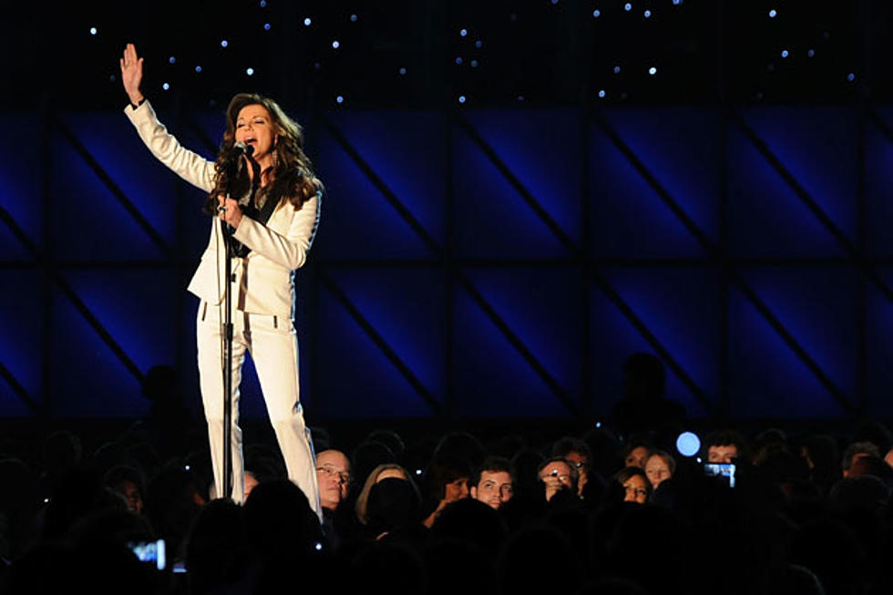 Martina McBride Sings Tearjerking ‘I’m Gonna Love You Through It’ at CMA Music Festival